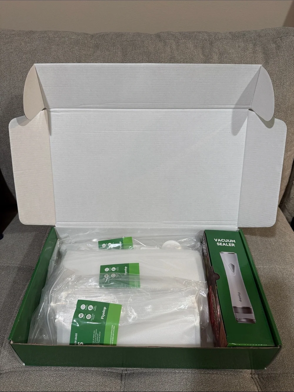 NWT Food Vacuum Sealer with Bags